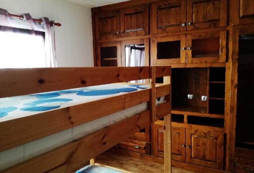 פנסיון Surfhouse Hostel Famara