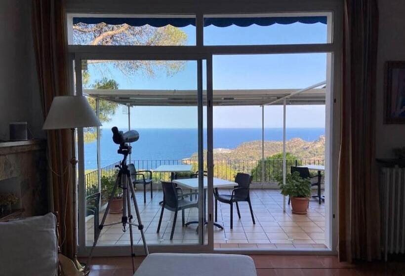 هتل Hostal Sa Barraca   Adults Only