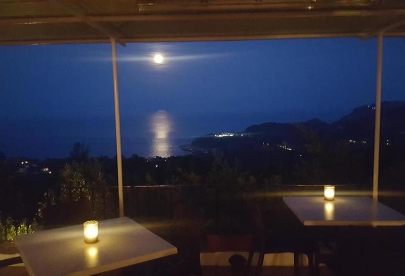 هتل Hostal Sa Barraca   Adults Only