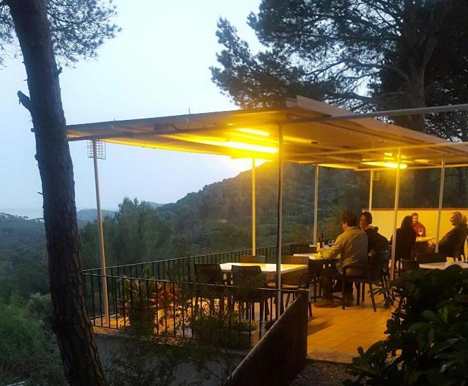 هتل Hostal Sa Barraca   Adults Only