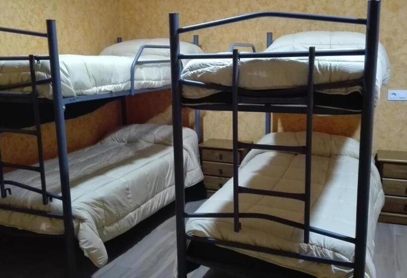 פנסיון Hostal La Aldaba