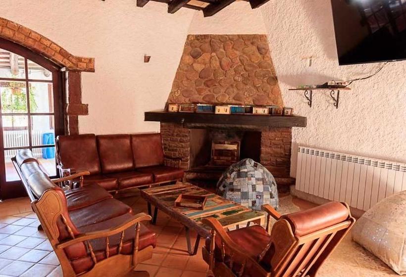 Пансион Hostal La Guineu