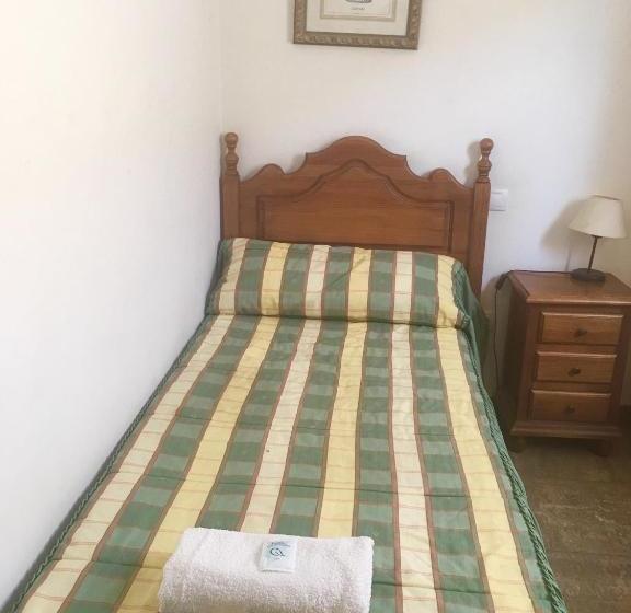 פנסיון Hostal Seseña