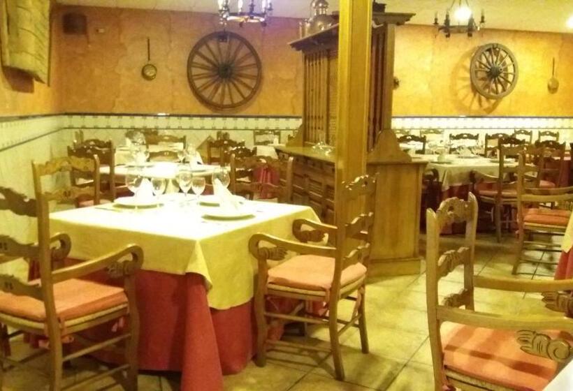 Пансион Hostal Seseña