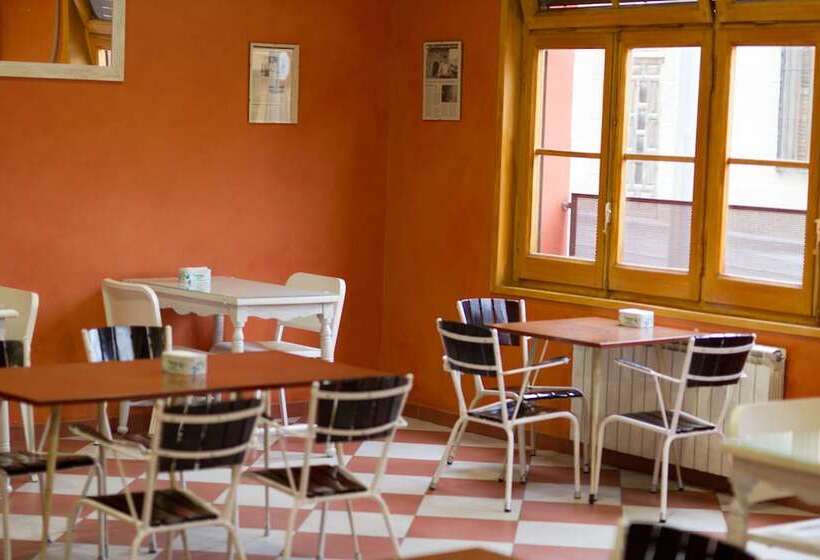 פנסיון La Fonda Llobera