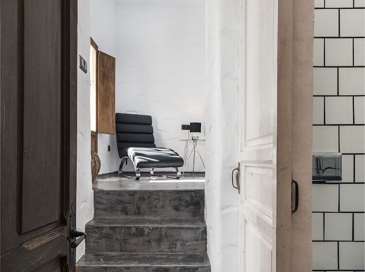 Общежитие La Fonda Antigua Adults Only