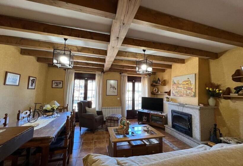 فندق El Sobrao De Gredos