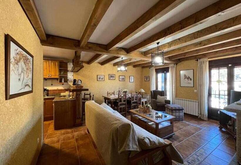 فندق El Sobrao De Gredos