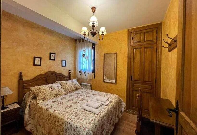 فندق El Sobrao De Gredos