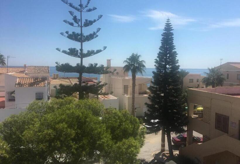 펜션 Hostal Restaurante Playa Azul