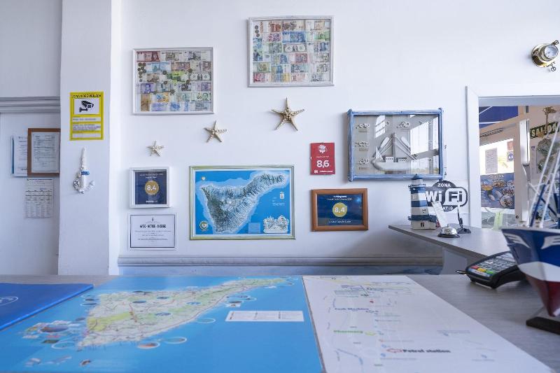 펜션 Hostel Neon Tenerife