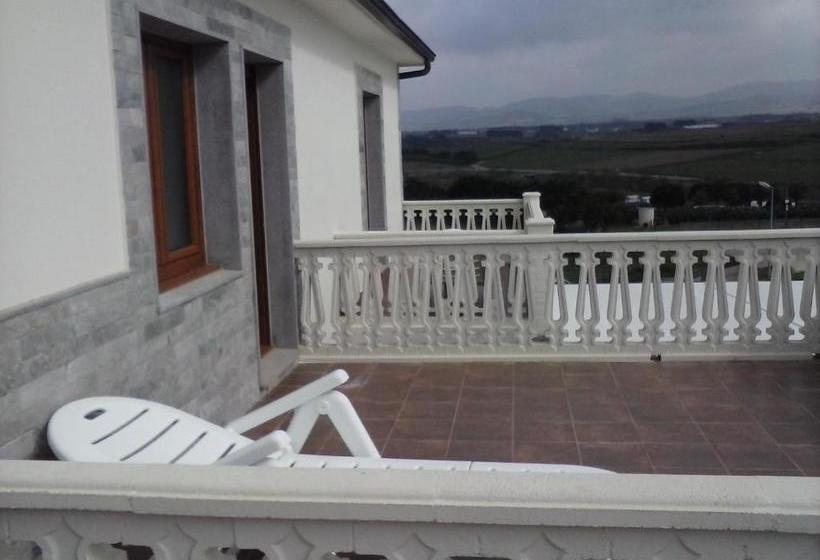 Пансион Hostal Restaurante Parajes