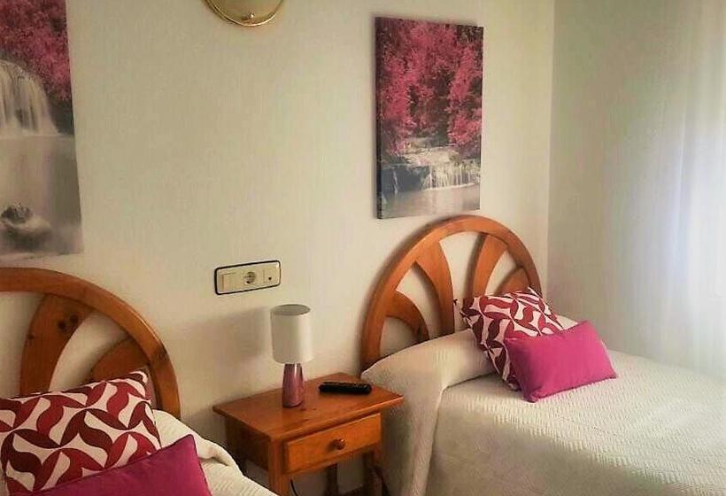 بنسيون Las Cadenas