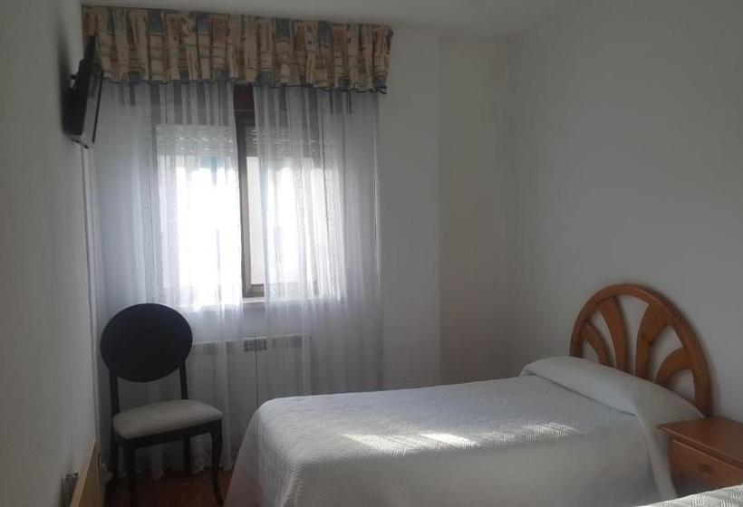 بنسيون Las Cadenas