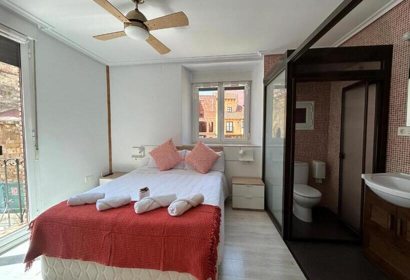 הוסטל Pensión Plaza Del Grano