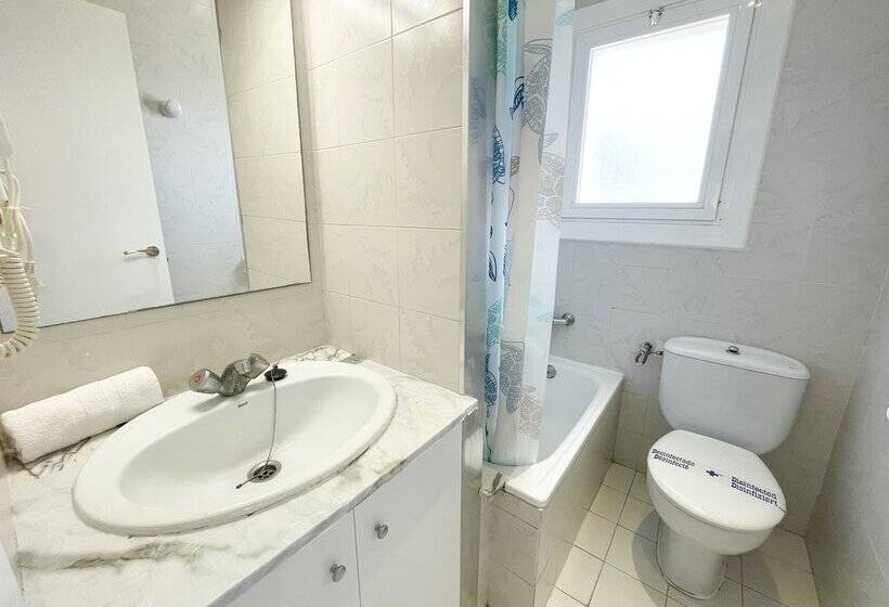 Apartamentos Sol y Mar Segur 3000