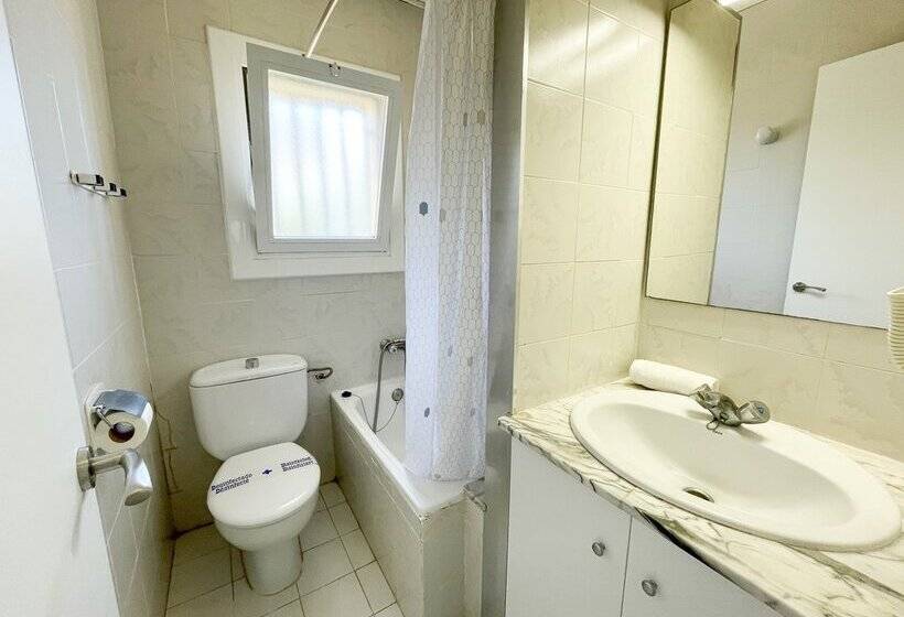 Apartamentos Sol y Mar Segur 3000