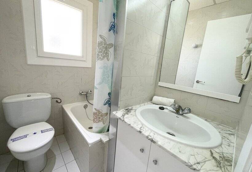 Apartamentos Sol y Mar Segur 3000