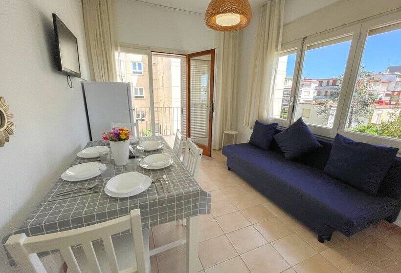 Apartamentos Sol y Mar Segur 3000
