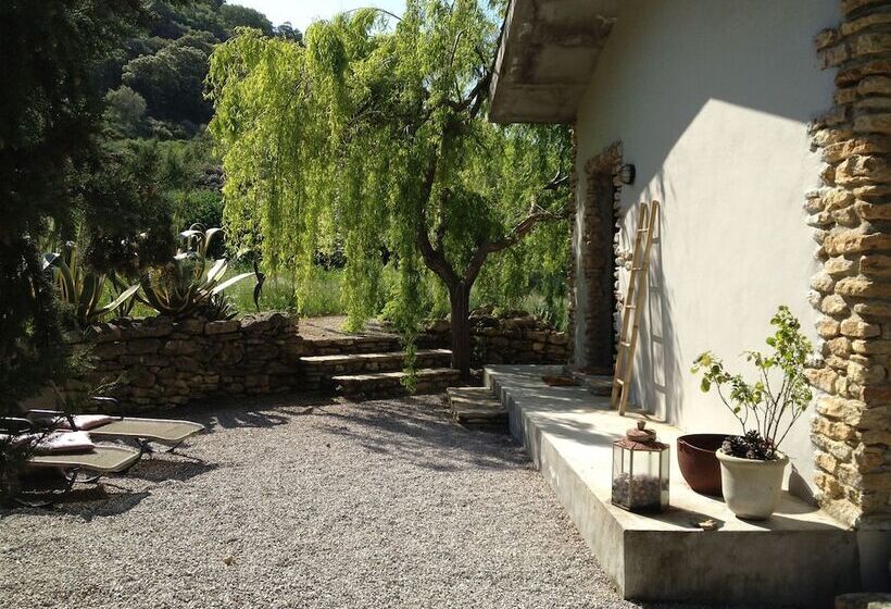 تختخواب و صبحانه Finca Naranja