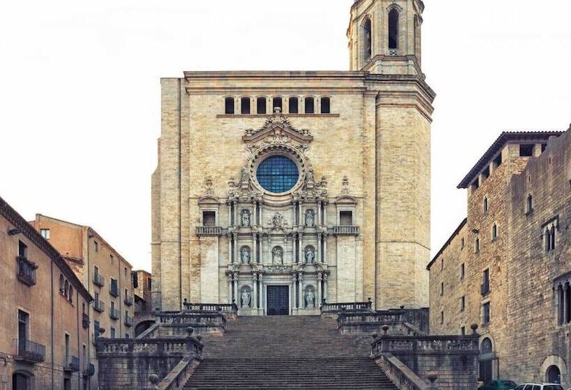 بنسيون Cal Nou 9   Adults Only