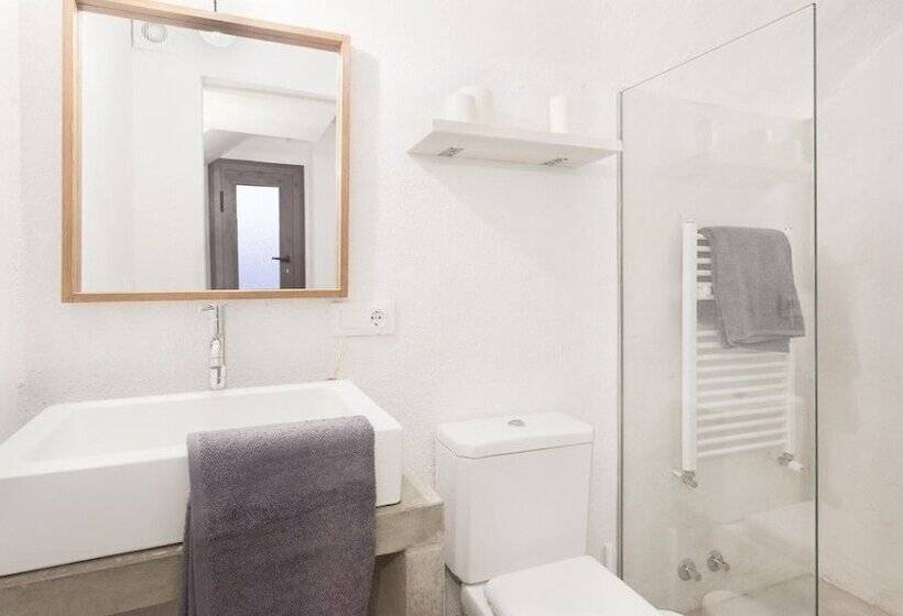 بنسيون Cal Nou 9   Adults Only