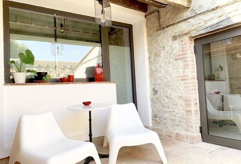 بنسيون Cal Nou 9   Adults Only