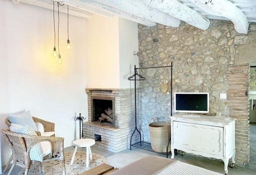 بنسيون Cal Nou 9   Adults Only