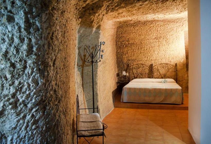 ペンション Hostal Batato