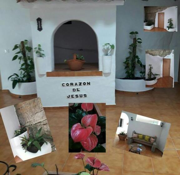 ペンション Hostal Batato