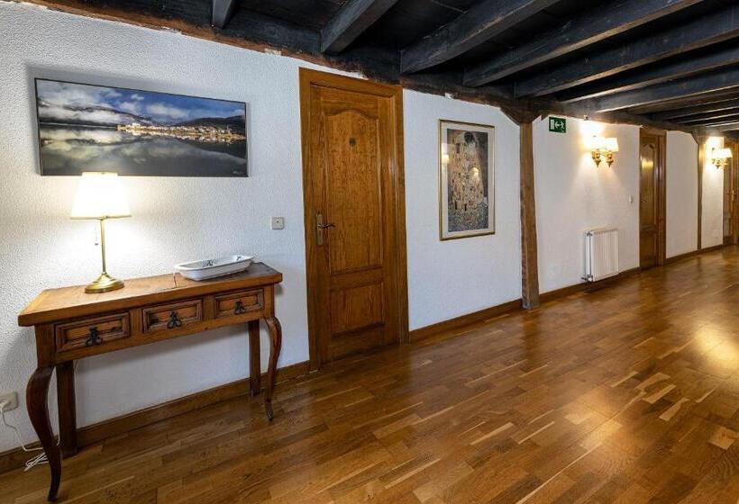 پانسیون Hostal Etxeberri