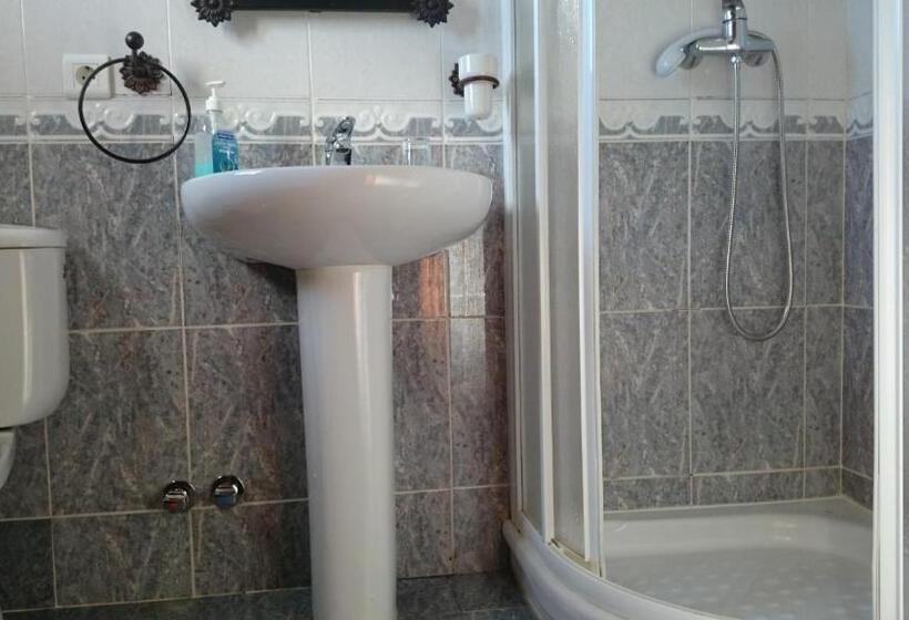 פנסיון Hostal La Encina