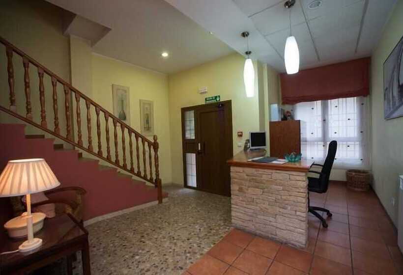 膳宿费 Hostal Serruchi