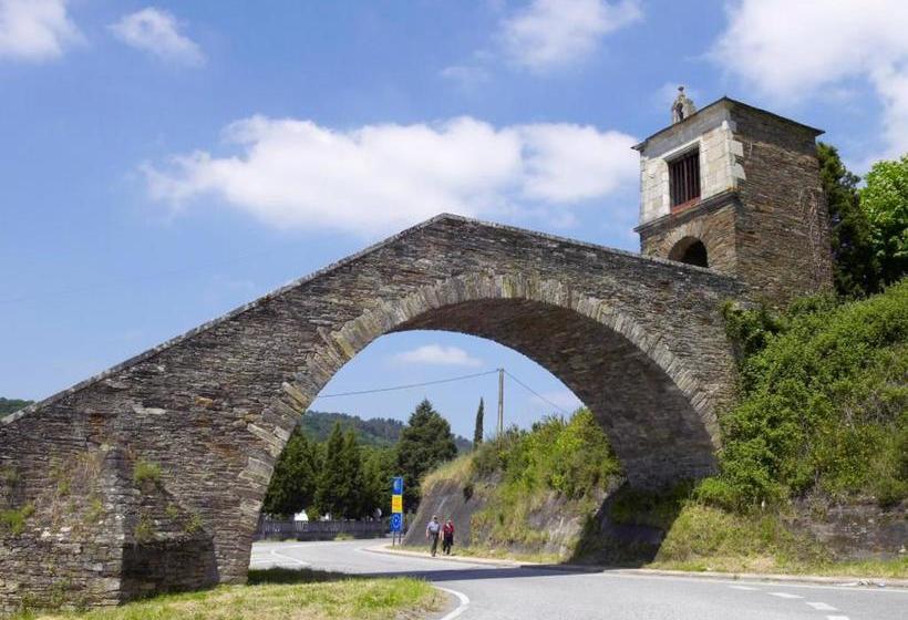 פנסיון Pons Minea