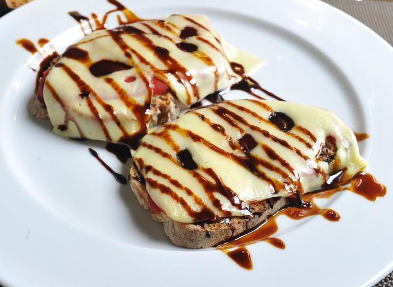 פנסיון Pons Minea