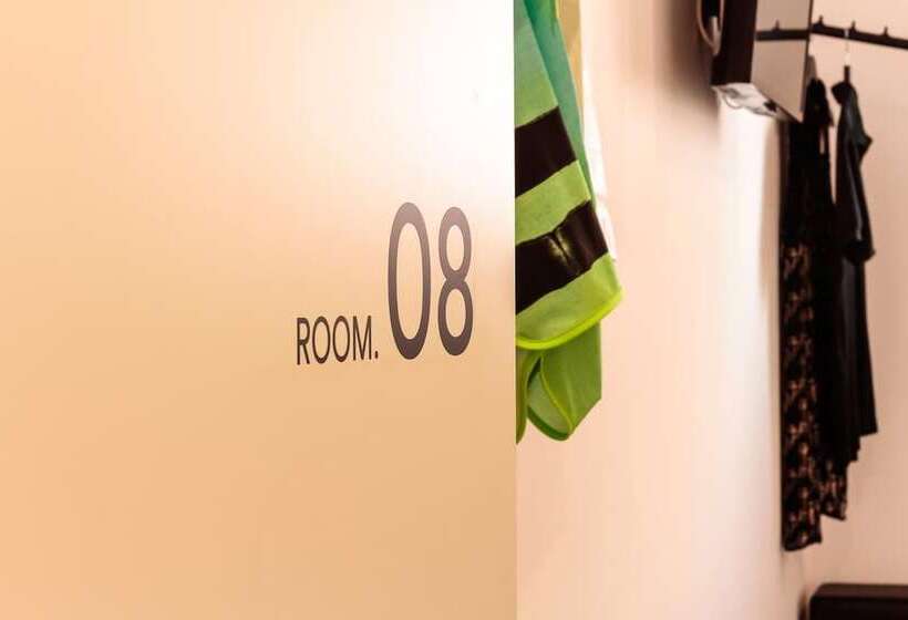 بنسيون The 8 Rooms House