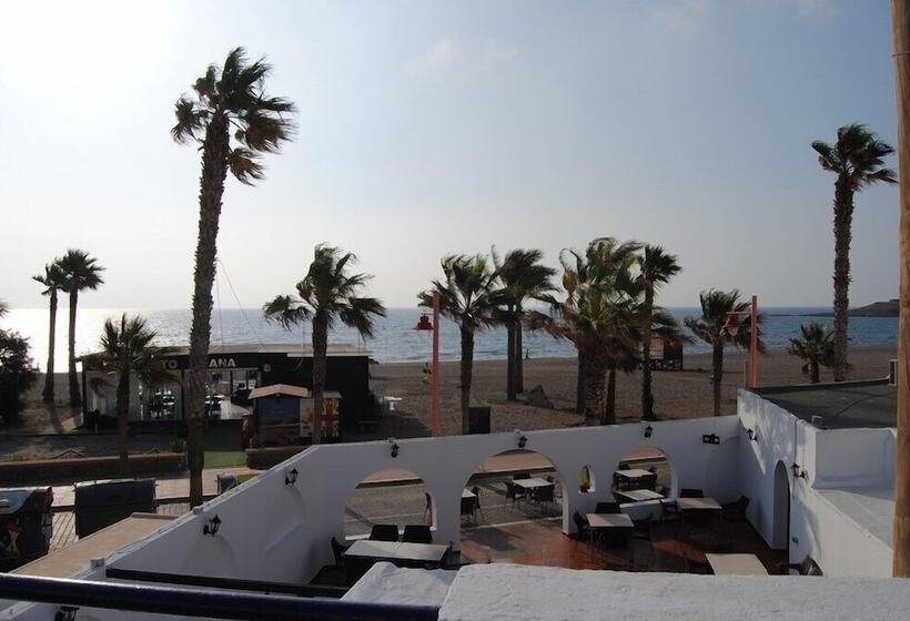 ユースホステル Hospedería Los Mellizos