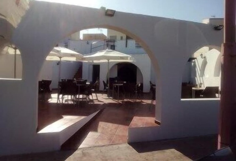 ユースホステル Hospedería Los Mellizos