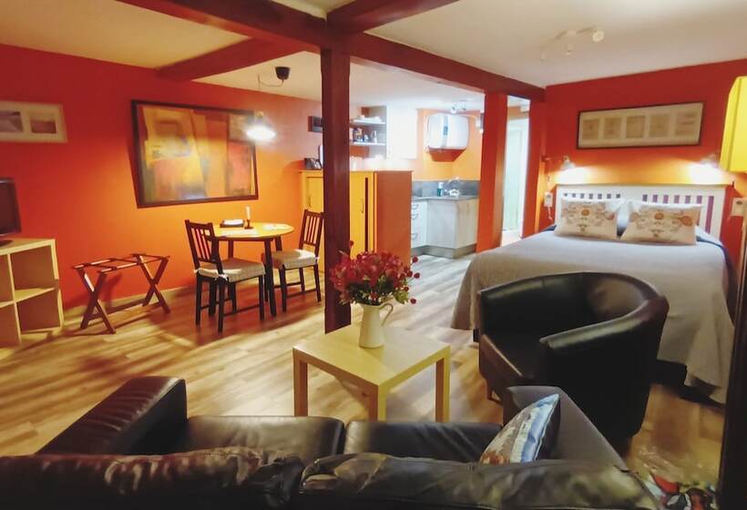 Apartamentos La Casa Del Pintor