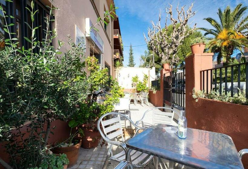 膳宿费 Fonda Chavarria