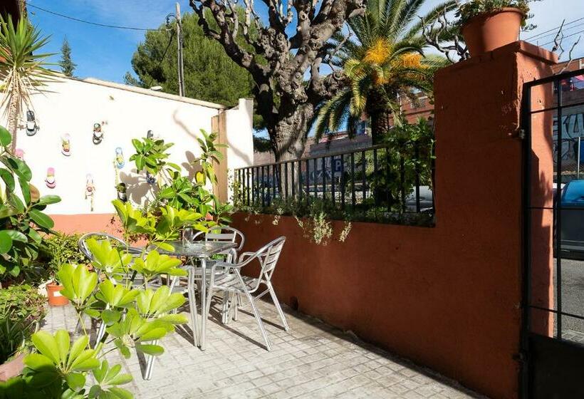 膳宿费 Fonda Chavarria