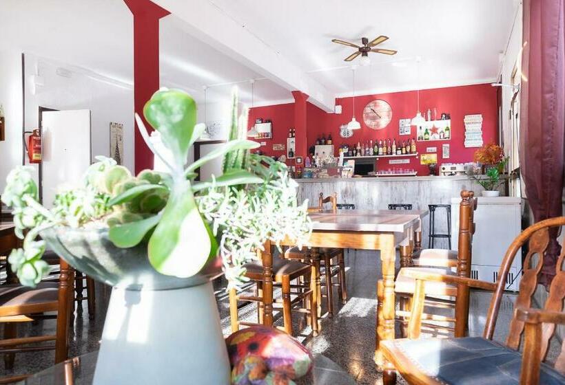 膳宿费 Fonda Chavarria