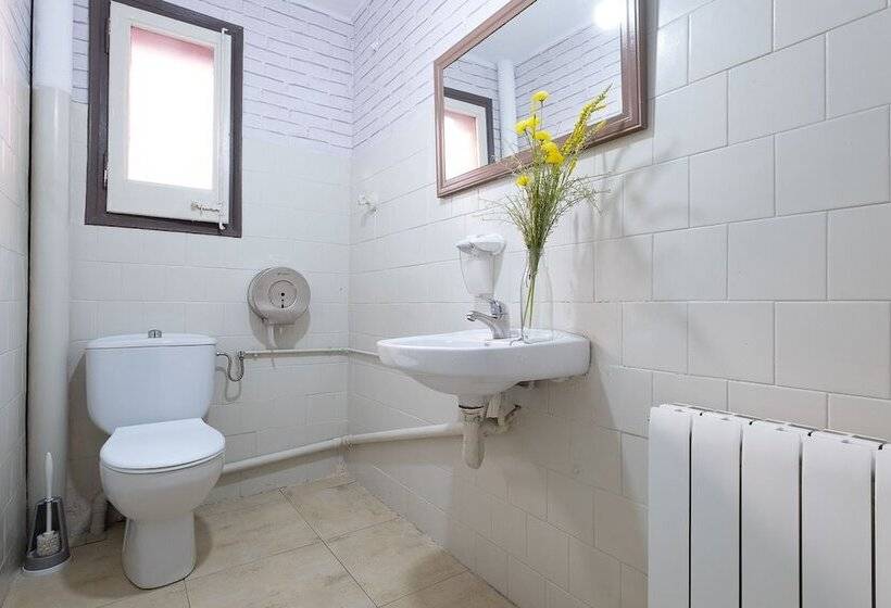 膳宿费 Fonda Chavarria