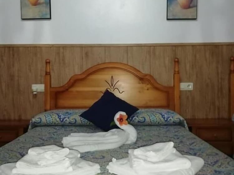 פנסיון Hostal Breñaverde