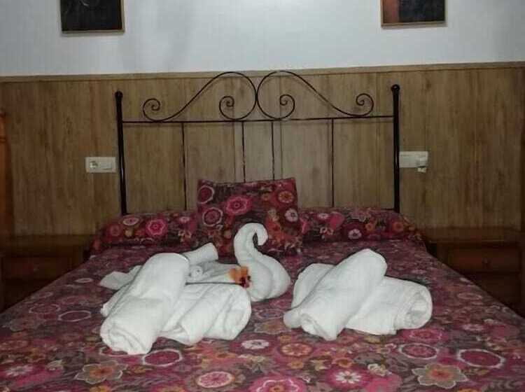 פנסיון Hostal Breñaverde