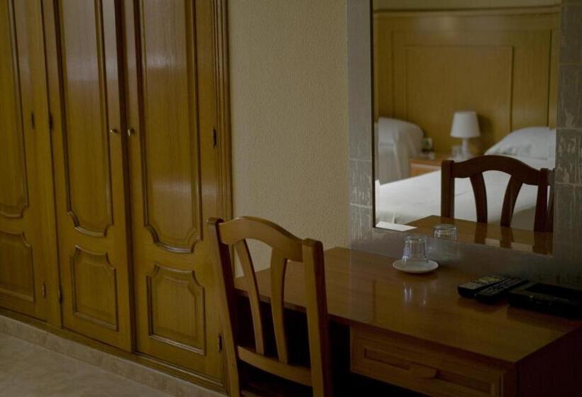 پانسیون Hostal Brunete