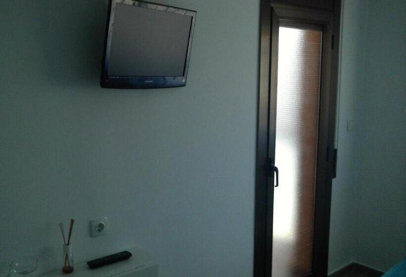 Пансион Hostal Cubelles