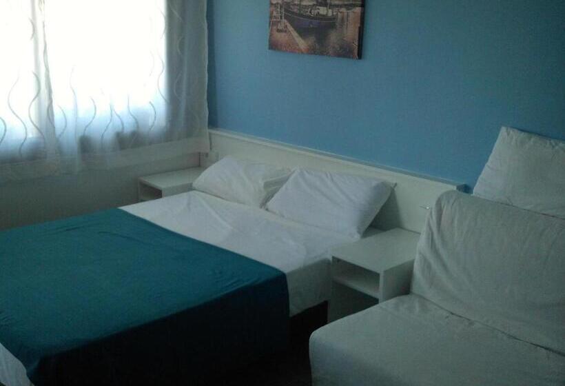 Пансион Hostal Cubelles