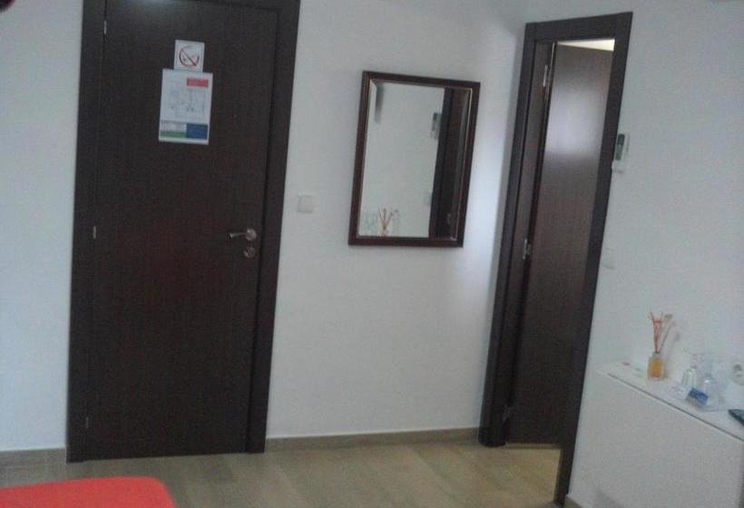 Пансион Hostal Cubelles