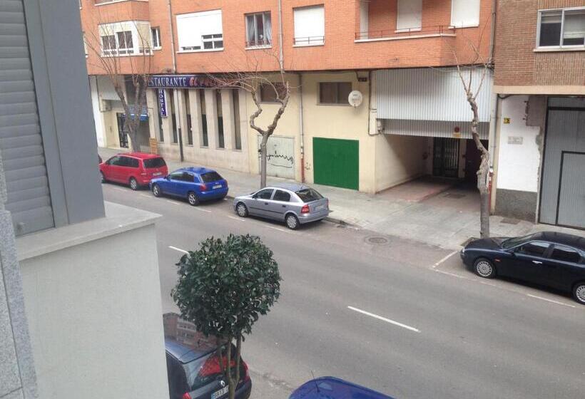 פנסיון Hostal El Poligono